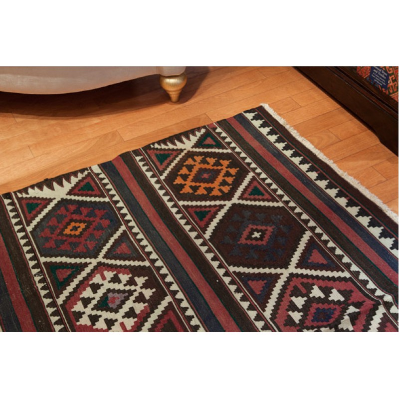 Sirvan Kilim K20097