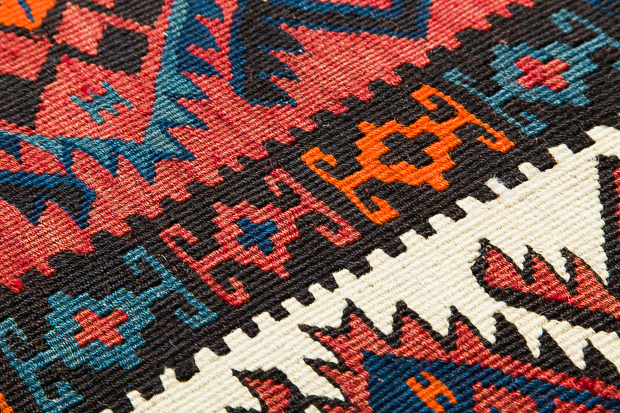 Van Old Kilim